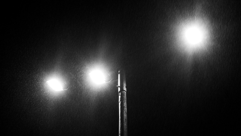 アラーム、防犯カメラを付ける