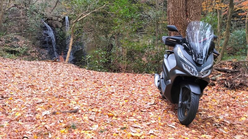 10mmリアサスが伸びる事による駐車時の傾き