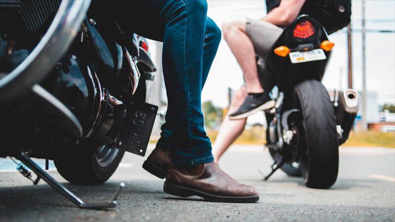 足元を見せたくなるおすすめ革バイクブーツ