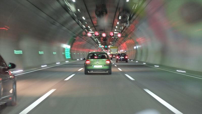 トンネル内の危険対策