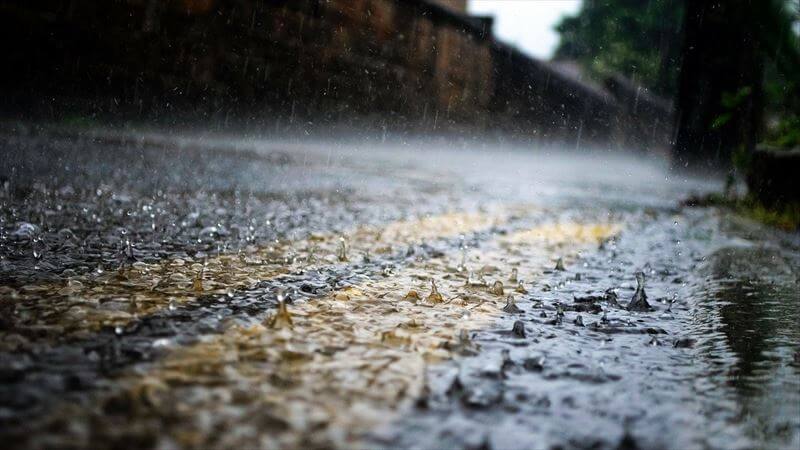 イージスなら、雨の下道は余裕