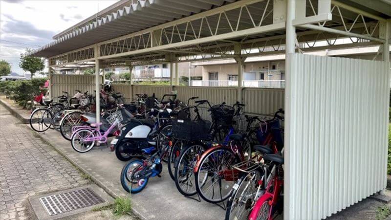 集合住宅の自転車置き場