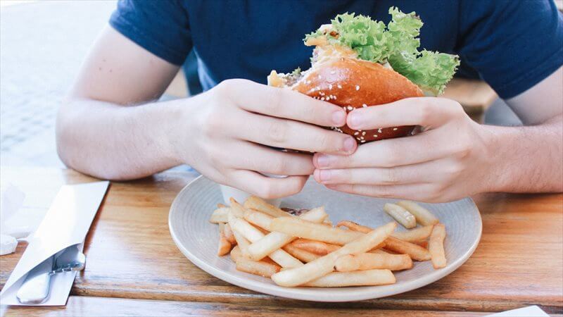 食事をする時間も惜しい