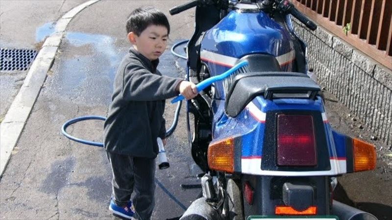 洗車すればするほど、バイクは傷つく