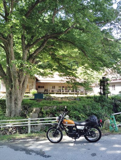 石巻、海沿いの町の山の宿