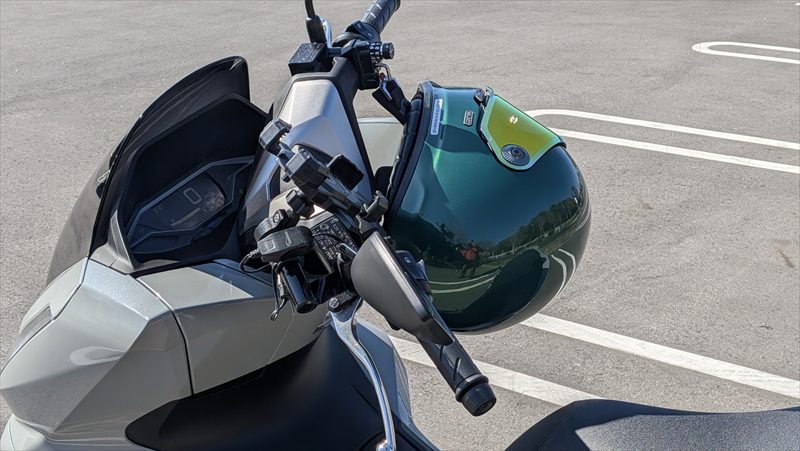 マスターシリンダホルダ置換タイプのヘルメットロックの付け方