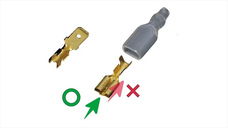 平形端子のはめ込みに注意