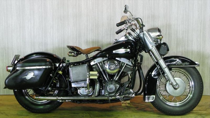 孤高をまとったハーレーの似合う男