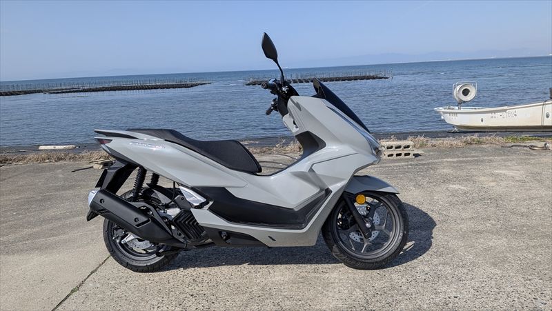 PCXのサイドリフレクターを外したり交換するのは、違法なの